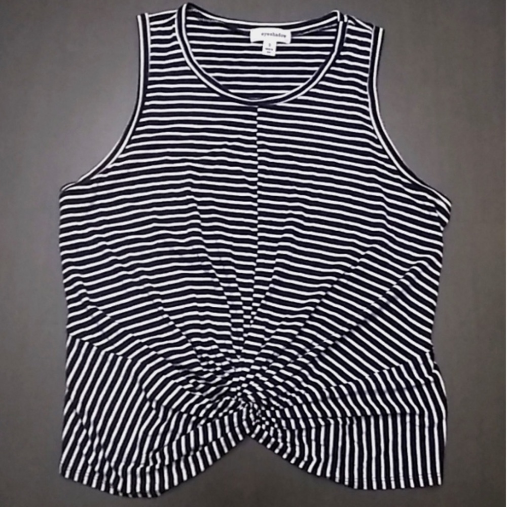 ✨Eyeshadow Twist Front Top